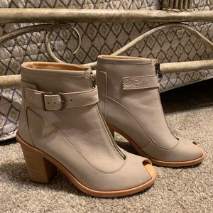 Timberland size 7 Boot Company peep toe bootie